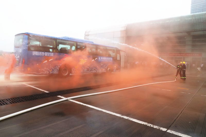 常運(yùn)集團(tuán)開展突發(fā)事件、消防應(yīng)急演練